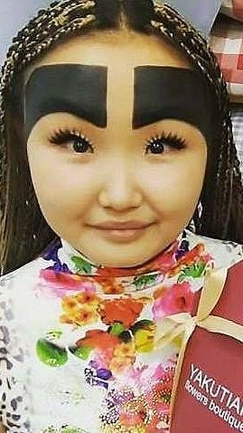Remember the Woman with the Biggest Eyebrows in the World? Now It's Viral Again Because She Looks Normal, Here are 10 Photos.
