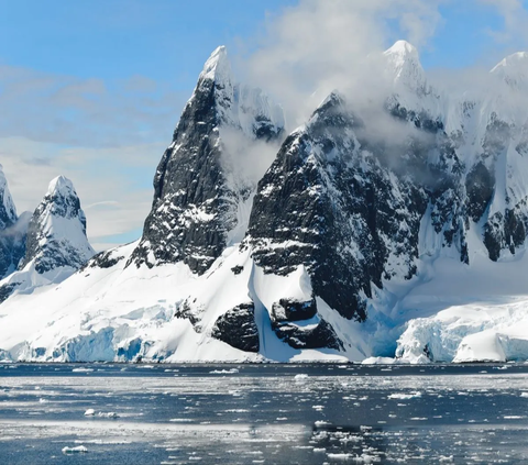 Gunung Es Berukuran 4000 km Tercabut dari Akarnya, Dampak Besar akan Terlihat di Depan Mata