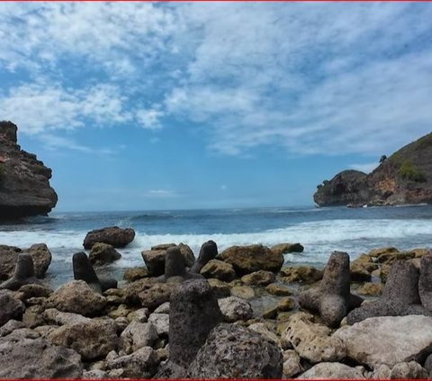 Menikmati Keindahan Pantai Klotok di Wonogiri yang Lagi Viral, Semakin Cantik usai Revitalisasi