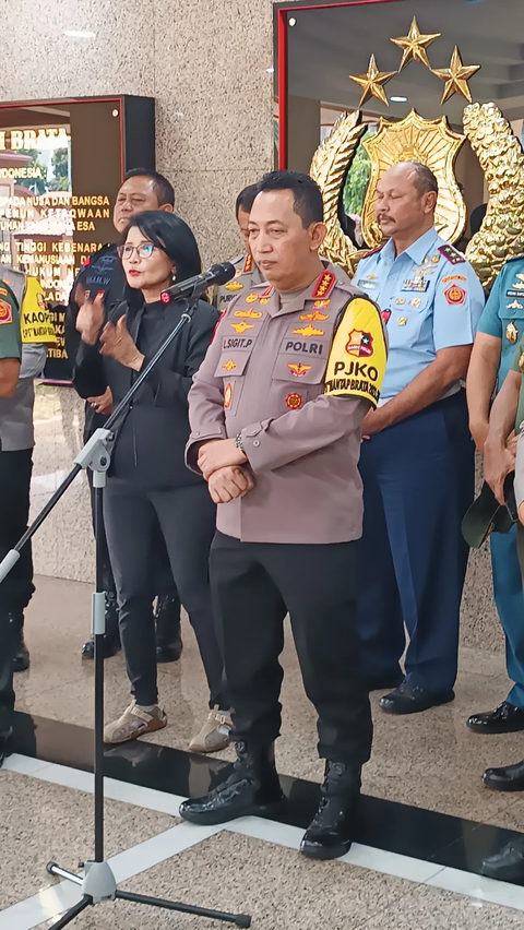 Keras Desakan, Kapolri Listyo Ungkap Alasan Belum Tahan Firli Bahuri<br>