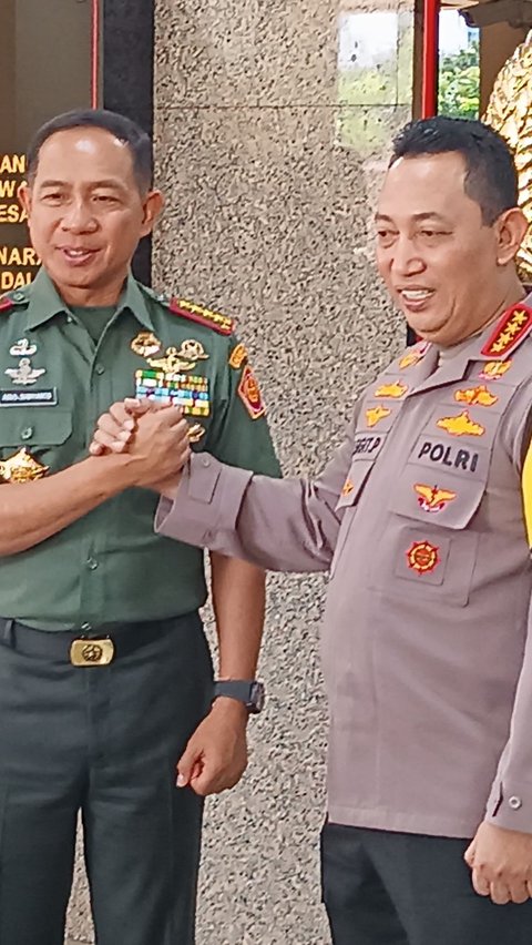 Panglima TNI Jenderal Agus Sambangi Kapolri Listyo, Bahas Soal Pemilu 2024 sampai Papua <br>
