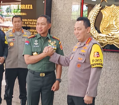 Panglima TNI Jenderal Agus Sambangi Kapolri Listyo, Bahas Soal Pemilu 2024 sampai Papua