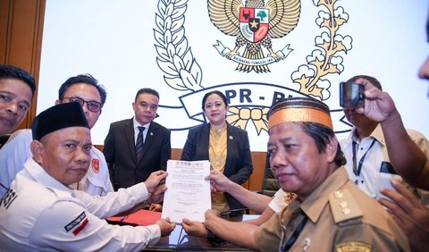 Meski begitu, DPR RI belum menunjuk alat kelengkapan dewan (AKD) mana yang ditugaskan masuk dalam kelompok kerja tersebut.<br>