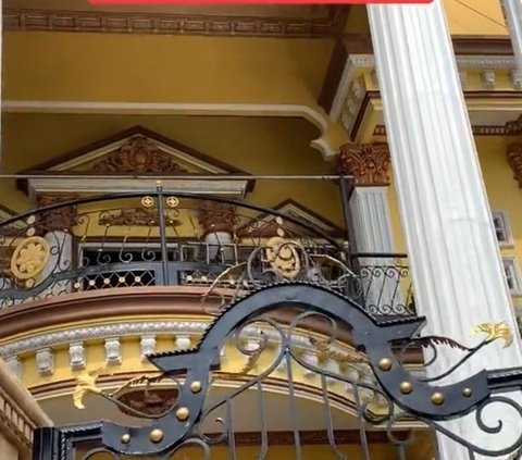 Viral Rumah 'Sultan' di Rembang, Bentuknya Megah Bak Istana Kerajaan