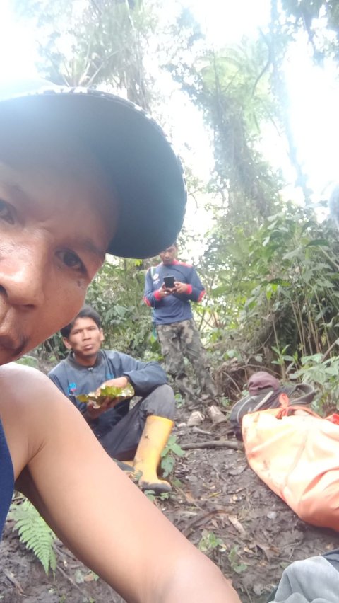 Kesaksian Mak Jo Bantu Evakuasi Korban Erupsi Marapi: Jasad Penuh Debu, Menghitam & Luka-Luka