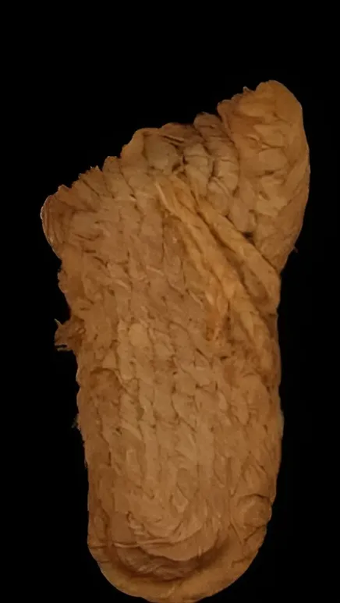 Heboh Penemuan Sandal Kuno di Dalam Gua, Terbuat dari Anyaman