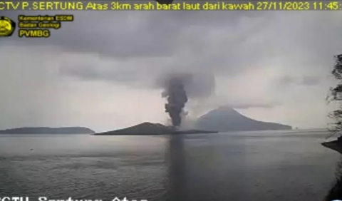 Erupsi Gunung Anak Krakatau, Lontarkan Abu Setinggi 1.400 Meter