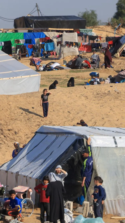 Suasana kamp Rafah yang mulai dipadati pengungsi dari Khan Younnis di Gaza.