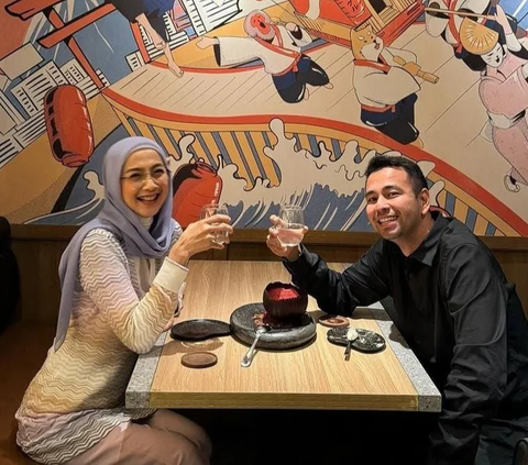 Potret Raffi Ahmad Makan Bareng Desy Ratnasari, Netizen Singgung Nagita Slavina Hingga Nostalgia Bunga Mawar