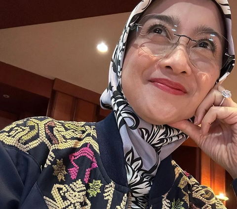 Potret Raffi Ahmad Makan Bareng Desy Ratnasari, Netizen Singgung Nagita Slavina Hingga Nostalgia Bunga Mawar
