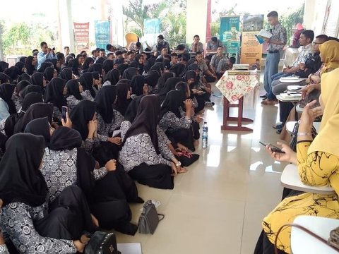 Berkunjung ke Rumah Puisi Taufiq Ismail, Wisata Literasi dan Ruang Baca di Bukittinggi