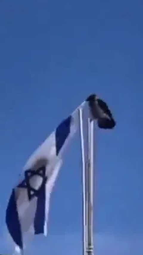 Burung Robek Bendera Israel