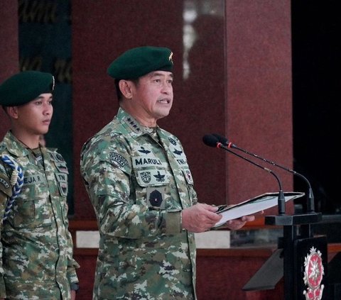 Jenderal Maruli Serahkan Tongkat Komando ke Pejabat Kostrad, Gagah saat Foto Bareng Bintang Satu dan Dua