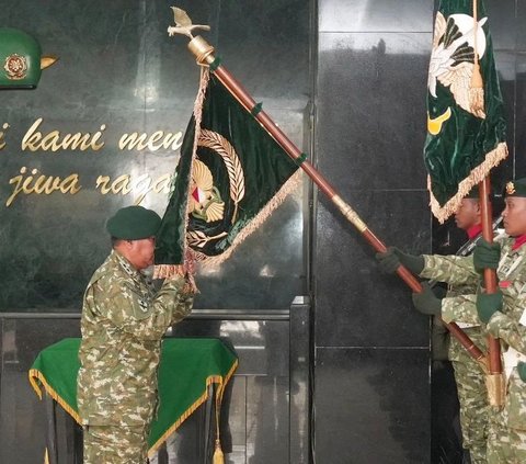 Jenderal Maruli Serahkan Tongkat Komando ke Pejabat Kostrad, Gagah saat Foto Bareng Bintang Satu dan Dua