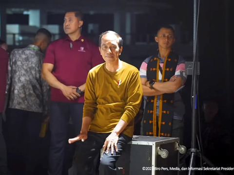 Momen Jokowi Menari Diiringi Tabuhan Drum Pak Bas di Kupang