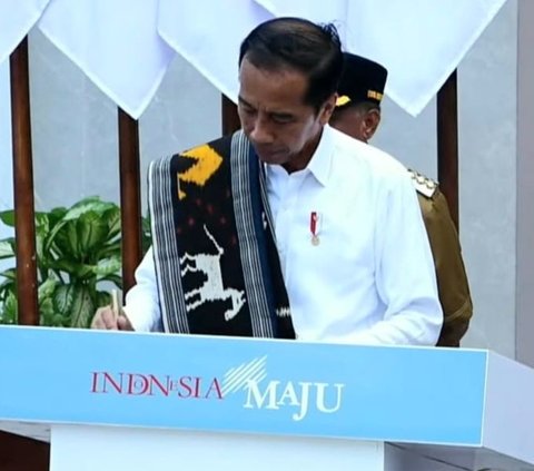 Di Kupang, Jokowi Resmikan SPAM Kali Dendeng dan Gereja Katolik Katedral yang Pernah Diterjang Badai Seroja