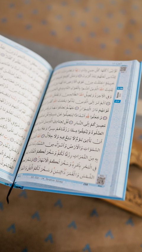 5 Manfaat Surat Al-Mulk Ini Bisa Kamu Dapatkan jika Sering Membacanya, Meluaskan Rezeki hingga Jauh dari Siksa Kubur