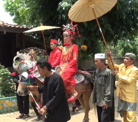 Mengenal Tradisi Pernikahan Unik di Bekasi, Pengantinnya Diarak Keliling Kampung