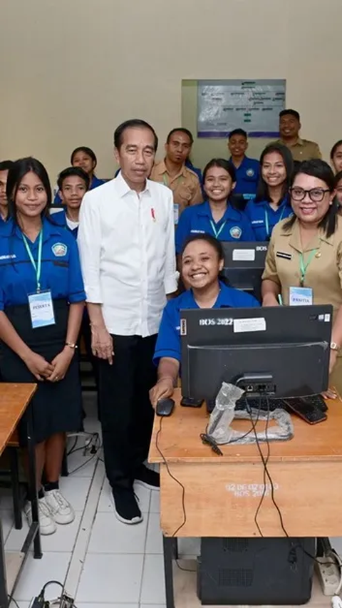 Jokowi Janji Beri Mobil Baru dan Mesin Kayu untuk SMKN 5 Kupang: Kalau Praktik Hati-Hati<br>