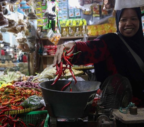 FOTO: Makin Pedas! Harga Cabai Rawit Tembus Rp105 Ribu per Kilogram, Ini Penyebabnya