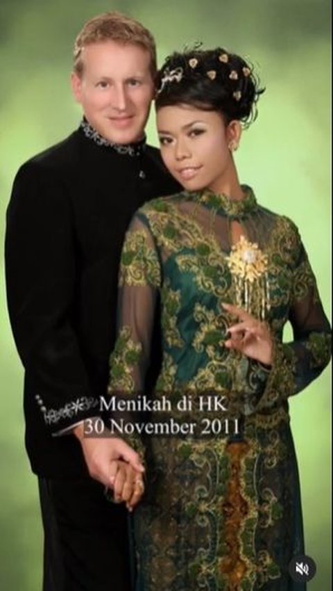 They also decided to get married in Hong Kong in 2011.