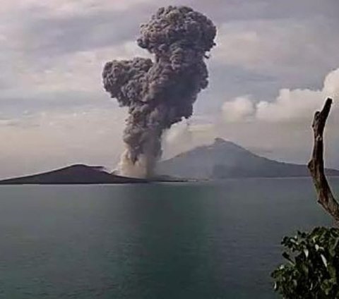 Gunung Anak Krakatau Erupsi, Masyarakat Diminta Tak Takut Berwisata ke Pantai Anyer