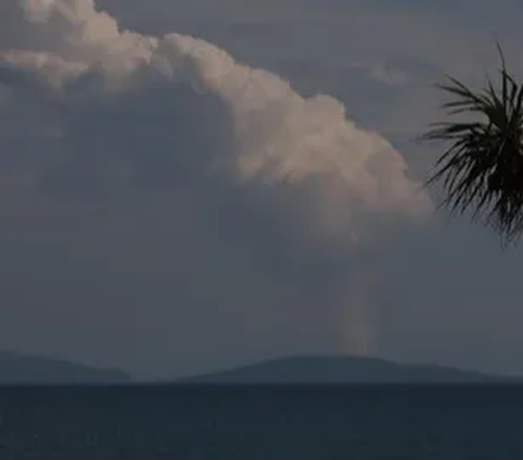 Gunung Anak Krakatau Erupsi, Masyarakat Diminta Tak Takut Berwisata ke Pantai Anyer