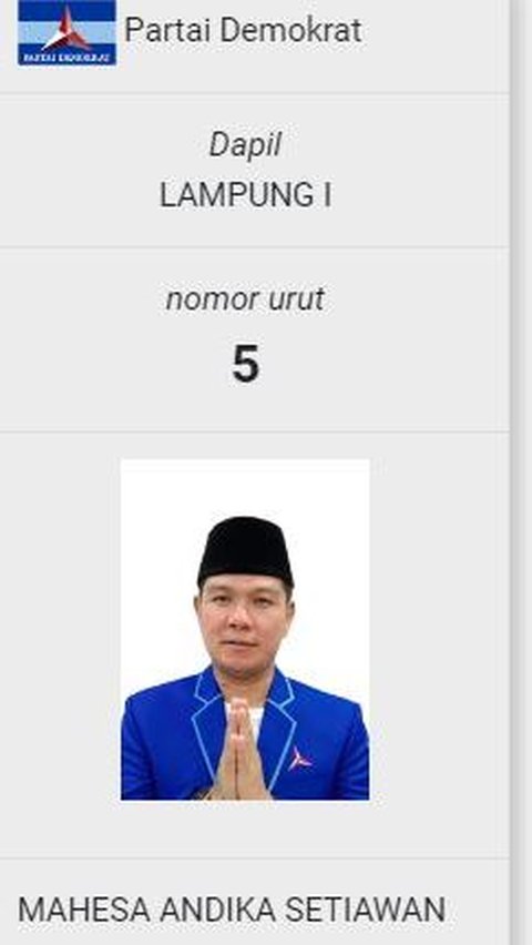 Begini penampilan Andika Kangen Band di portal KPU. Ia tampil rapi dengan peci.