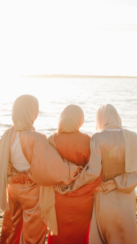 8 Bentuk Tabaruj Berbusana yang Wajib Diketahui Muslimah, Salah Satunya Jilbab Gaul