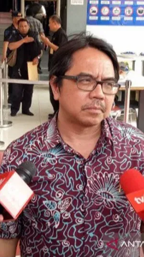 Relawan Gibran Desak Ade Armando Mundur dari PSI Buntut Ucapan Politik Dinasti di DIY<br>