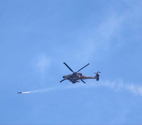 FOTO: Aksi Brutal Helikopter Israel Bombardir Jalur Gaza, Korban Tewas Kini Tembus 16 Ribu Jiwa