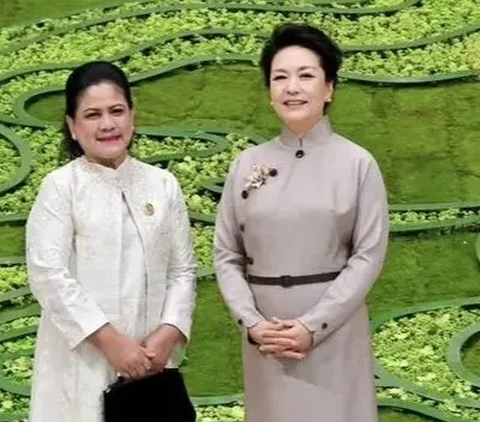 Sebagai seorang istri Presiden RI, Iriana Jokowi mendapatkan pengawalan kelas satu dalam segala hal baik dalam acara formal maupun nonformal.