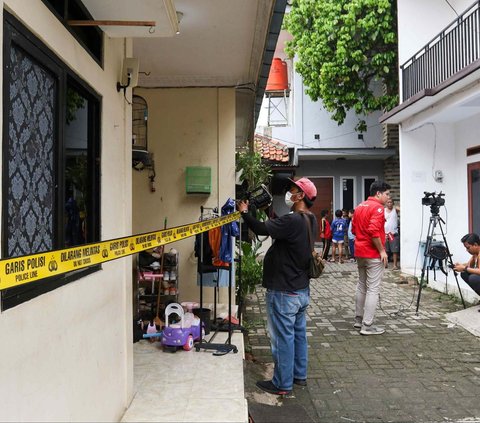 FOTO: Penampakan Rumah Lokasi Pembunuhan 4 Anak di Jagakarsa, Garis Polisi Dipasang Mengeliling