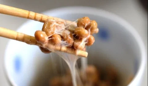 1. Natto: Kedelai Fermentasi yang Penuh Manfaat