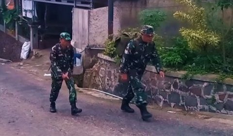 Prajurit TNI Lakukan Long March