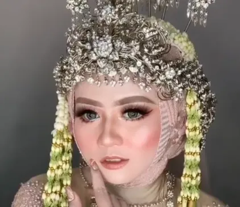Sleeping Bride During Makeup, Wakes Up Beautiful and Already Married