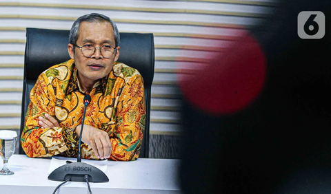 Kemudian sekitar April 2022 dilakukan pertemuan di rumah dinas Eddy Hiariej yang antara lain dihadiri Helmut bersama staf dan pengacara PT CLM, Yogi dan Yosi. <br>