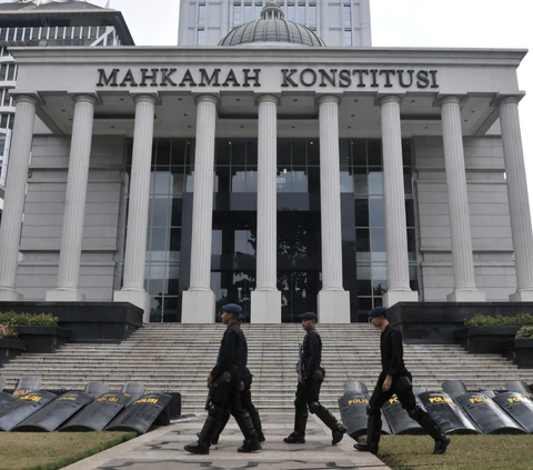 Besok, Jokowi Lantik Ridwan Mansyur Jadi Hakim MK Gantikan Manahan Sitompul