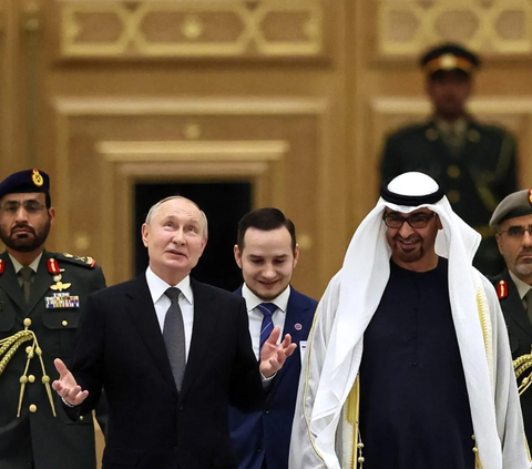 FOTO: Di Tengah Agresi Israel, Putin Kunjungi UEA dan Arab Saudi untuk Temui Pangeran MbS dan Presiden Sheikh MbZ