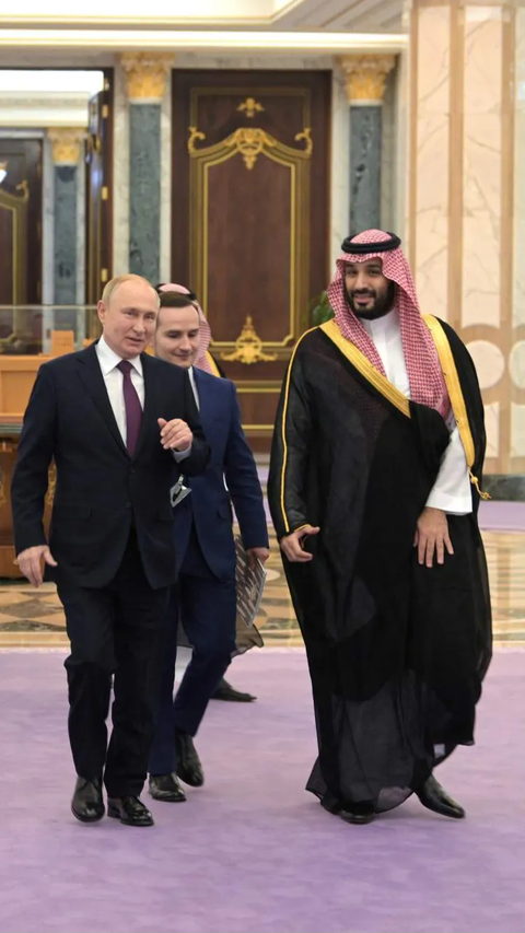 Setelah ke UEA, Presiden Rusia Vladimir Putin melanjutkan kunjungannya ke Arab Saudi untuk bertemu Pangeran MbS.