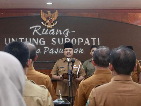 Lantik Pejabat Tinggi Pratama dan Pengawas di Pemkot Pasuruan, Ini Pesan Gus Ipul