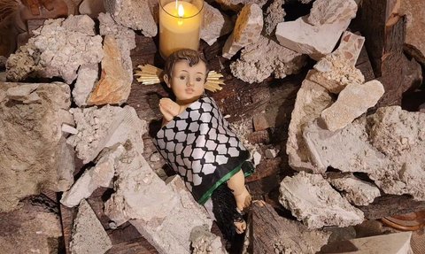 Pendeta Betlehem Gambarkan Kondisi Natal di Palestina, 'Anak-anak Tertimpa Puing'