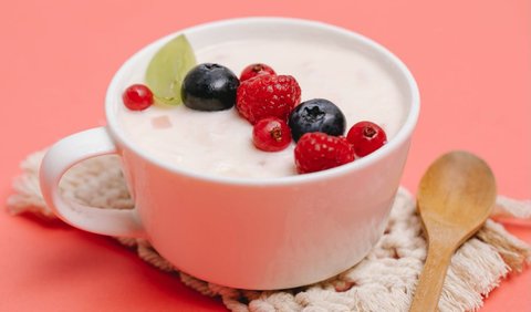 4.	Yogurt dengan Buah