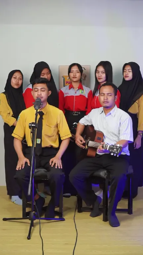 Viral Video Siswa Gantian Menyanyi Suaranya Merdu Semua, SMK di Jember Ternyata Punya Studio Musik Canggih