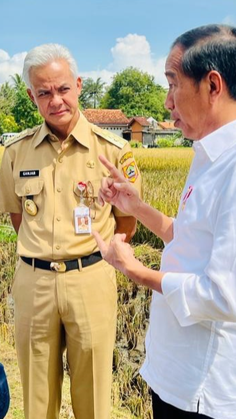 Janjikan Pupuk Petani, Ganjar Singgung Fotonya Bersama Jokowi dan Prabowo di Sawah Tersebar