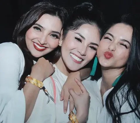 Accusing Friend of Covering Up Ex-Husband's Affair, Here is the Moment of Closeness between Nindy Ayunda and Ashanty
