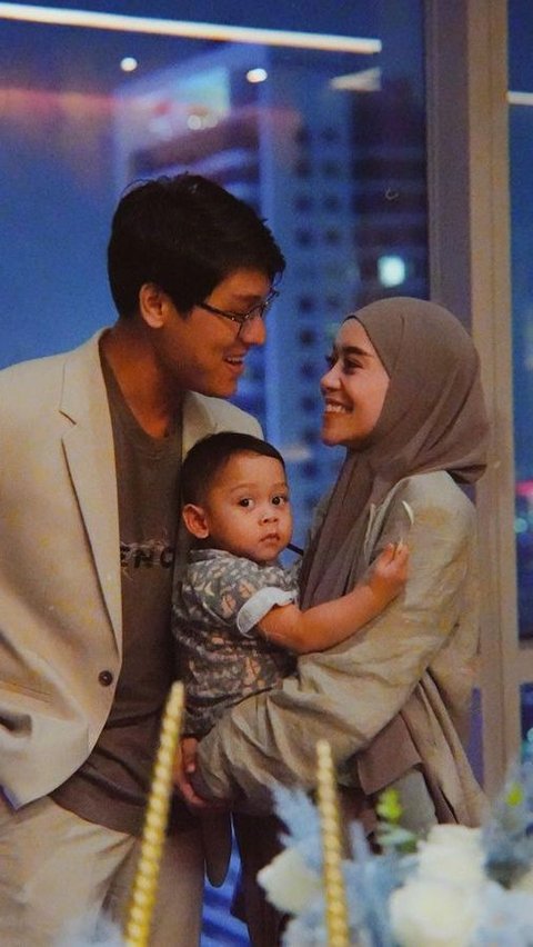 Momen Kebersamaan Rizky Billar dan Lesti Kejora Temani Anak ke Sekolah, Penampilannya Langsung jadi Perhatian Gara-gara ini