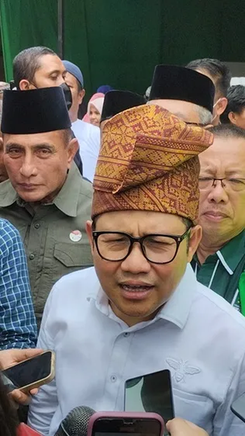 Miris Lihat Upah Guru Agama, Cak Imin Jamin Kesejahteraan Guru Jika Terpilih Jadi Wapres<br>