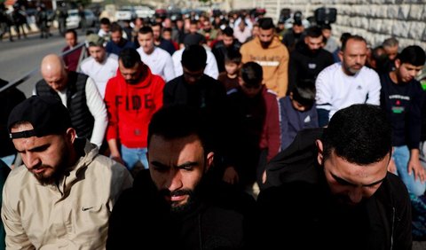 <b>Israel Batasi Akses Warga Palestina ke Masjid Al-Aqsa</b>
