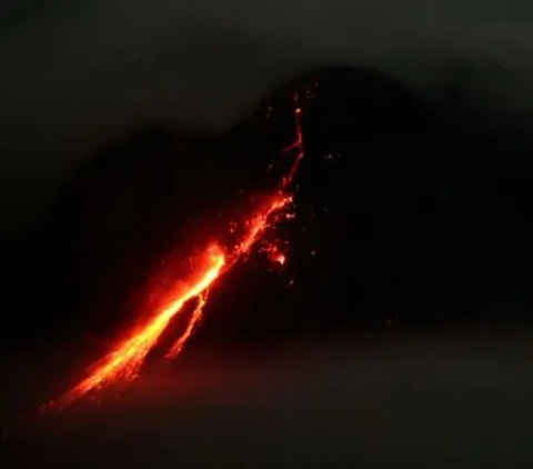 Gunung Merapi Muntahkan Awan Panas Guguran, Belasan Desa Terdampak